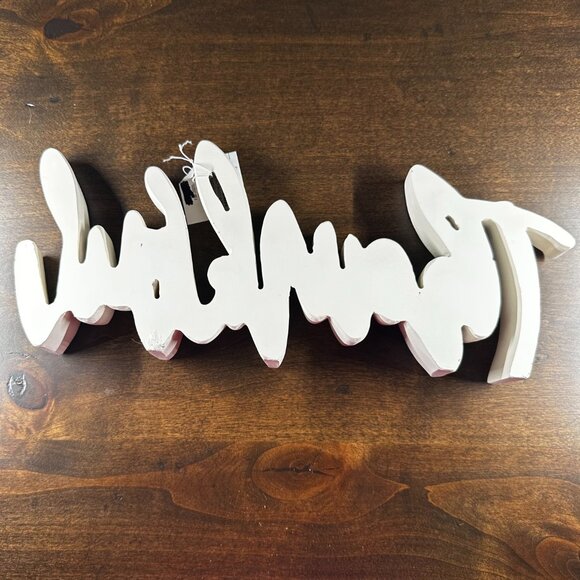 "Thankful" Cream Resin Decor in Elegant Cursive - Picture 3 of 4